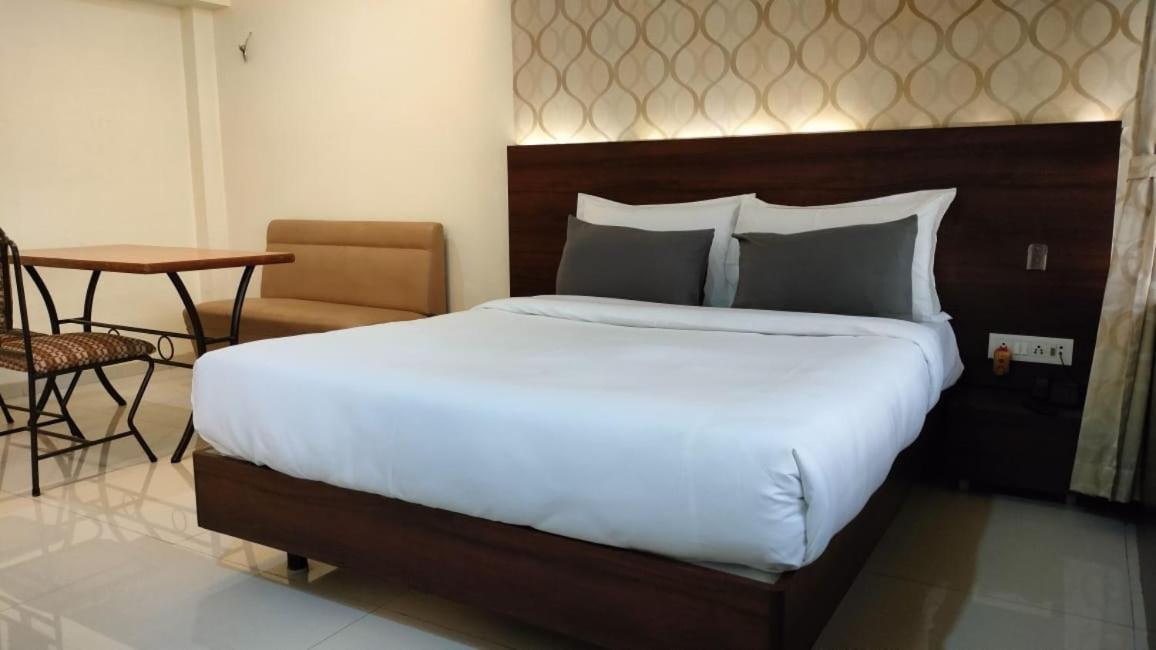Hotel Sai Nidhi Executive-Mindspace Airoli 나비뭄바이 외부 사진